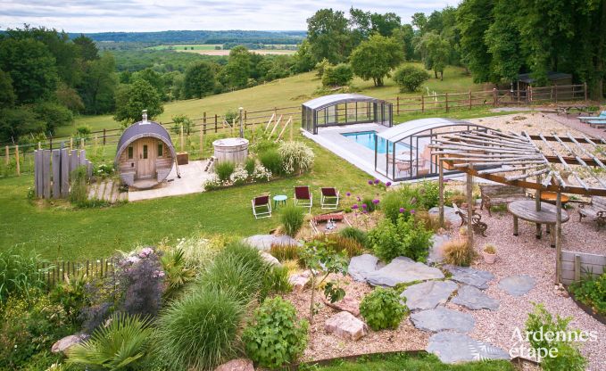 Maison de vacances confortable pour 10 personnes � Villers-en-Fagne avec sauna, jacuzzi, piscine et po�le � bois