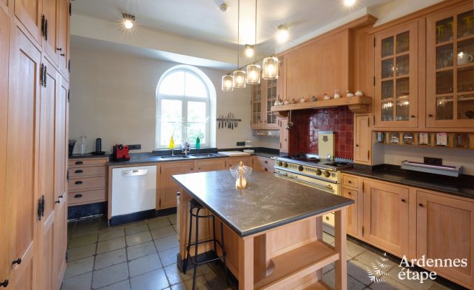 Maison de vacances confortable pour 10 personnes � Villers-en-Fagne avec sauna, jacuzzi, piscine et po�le � bois