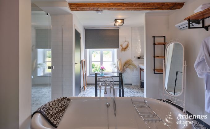 Maison de vacances confortable pour 10 personnes � Villers-en-Fagne avec sauna, jacuzzi, piscine et po�le � bois