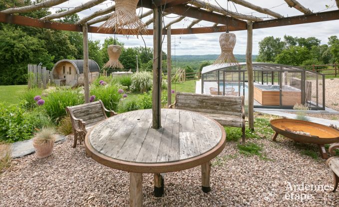 Maison de vacances confortable pour 10 personnes � Villers-en-Fagne avec sauna, jacuzzi, piscine et po�le � bois