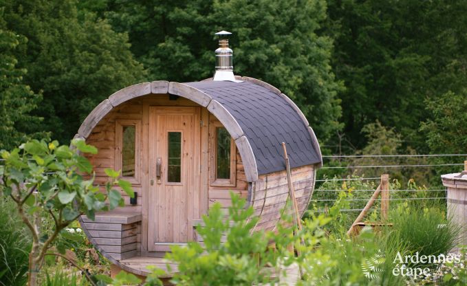 Maison de vacances confortable pour 10 personnes � Villers-en-Fagne avec sauna, jacuzzi, piscine et po�le � bois