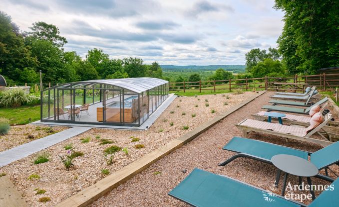 Maison de vacances confortable pour 10 personnes � Villers-en-Fagne avec sauna, jacuzzi, piscine et po�le � bois
