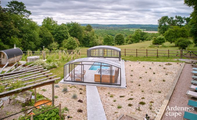 Maison de vacances confortable pour 10 personnes � Villers-en-Fagne avec sauna, jacuzzi, piscine et po�le � bois