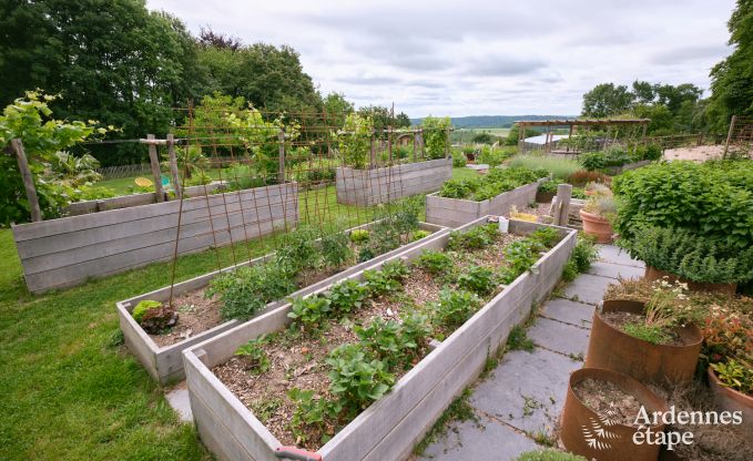 Maison de vacances confortable pour 10 personnes  Villers-en-Fagne avec sauna, jacuzzi, piscine et pole  bois