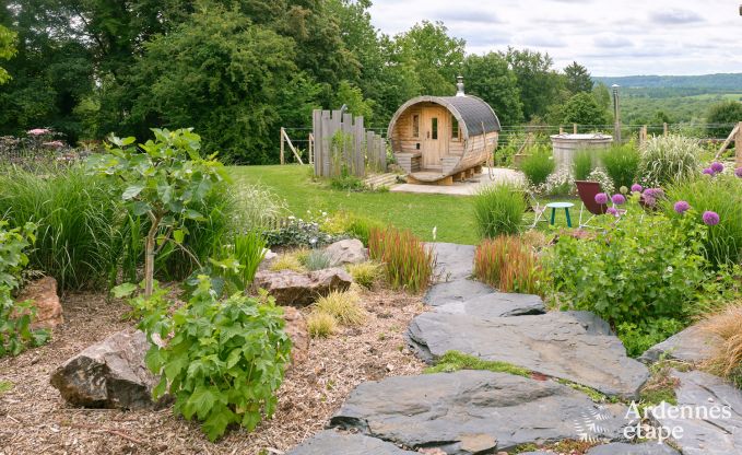 Maison de vacances confortable pour 10 personnes  Villers-en-Fagne avec sauna, jacuzzi, piscine et pole  bois