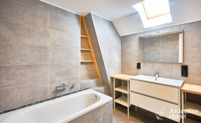 Maison de vacances pour 6 personnes � Virton avec 3 chambres, sauna, poele � bois, piscine ext�rieure et terrasse priv�e