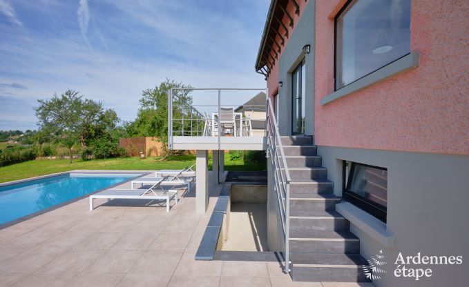 Maison de vacances pour 6 personnes � Virton avec 3 chambres, sauna, poele � bois, piscine ext�rieure et terrasse priv�e
