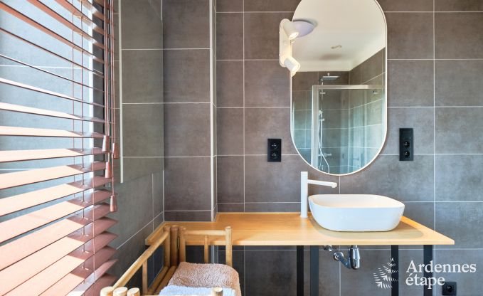 Maison de vacances pour 6 personnes � Virton avec 3 chambres, sauna, poele � bois, piscine ext�rieure et terrasse priv�e