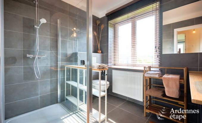 Maison de vacances pour 6 personnes � Virton avec 3 chambres, sauna, poele � bois, piscine ext�rieure et terrasse priv�e