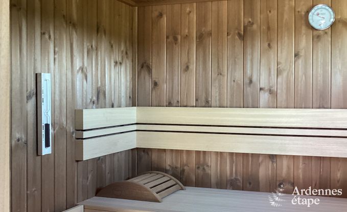 Maison de vacances pour 6 personnes � Virton avec 3 chambres, sauna, poele � bois, piscine ext�rieure et terrasse priv�e