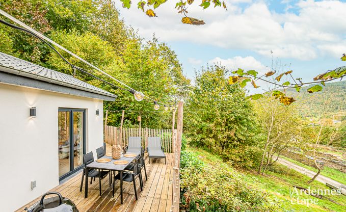 Maison de vacances de plain pied � Vresse-sur-Semois : terrasse avec vue, id�ale pour un couple avec enfants