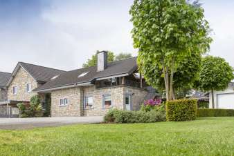 Maison de vacances à louer pour 21/23 p en Ardenne (Waimes)