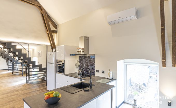 Maison de vacances spacieuse  Walcourt, Ardenne, 5 chambres, 5 salles de bain, piscine et quipements familiaux pour 10 personnes