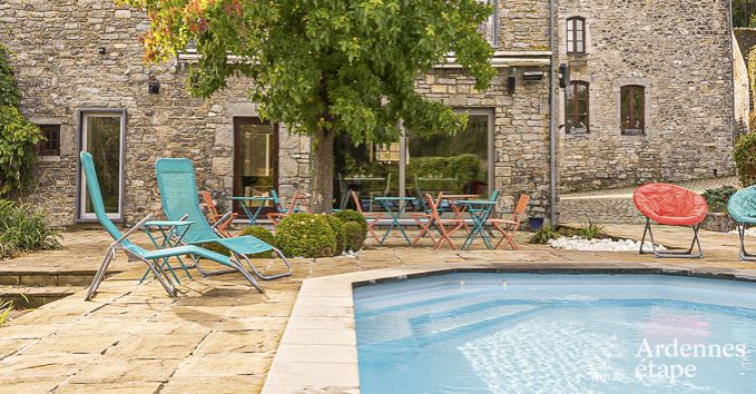 Maison de vacances spacieuse  Walcourt, Ardenne, 5 chambres, 5 salles de bain, piscine et quipements familiaux pour 10 personnes