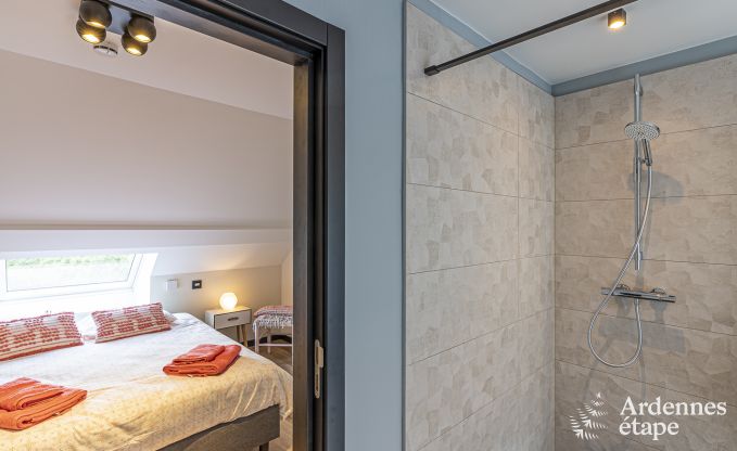 Maison de vacances spacieuse  Walcourt, Ardenne, 5 chambres, 5 salles de bain, piscine et quipements familiaux pour 10 personnes