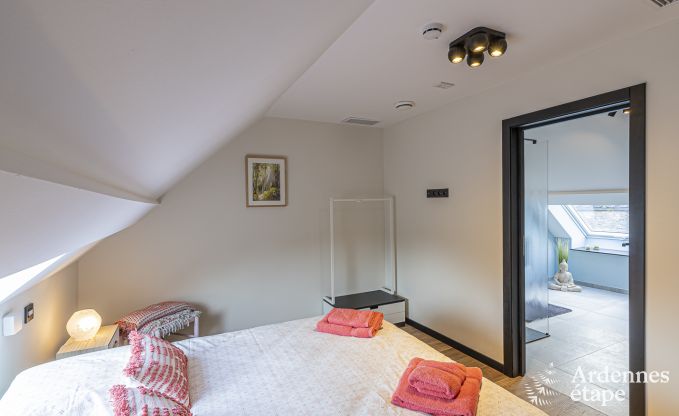 Maison de vacances spacieuse  Walcourt, Ardenne, 5 chambres, 5 salles de bain, piscine et quipements familiaux pour 10 personnes