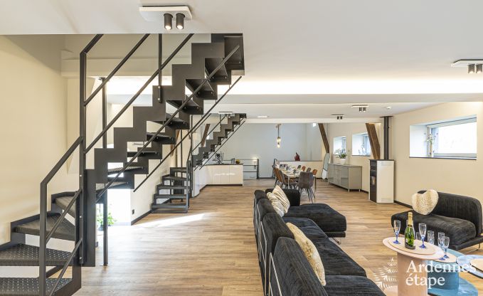 Maison de vacances spacieuse  Walcourt, Ardenne, 5 chambres, 5 salles de bain, piscine et quipements familiaux pour 10 personnes