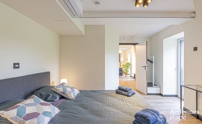 Maison de vacances spacieuse  Walcourt, Ardenne, 5 chambres, 5 salles de bain, piscine et quipements familiaux pour 10 personnes