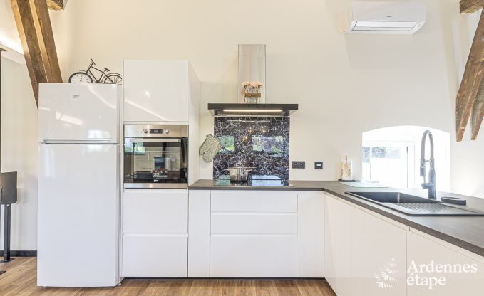 Maison de vacances spacieuse  Walcourt, Ardenne, 5 chambres, 5 salles de bain, piscine et quipements familiaux pour 10 personnes