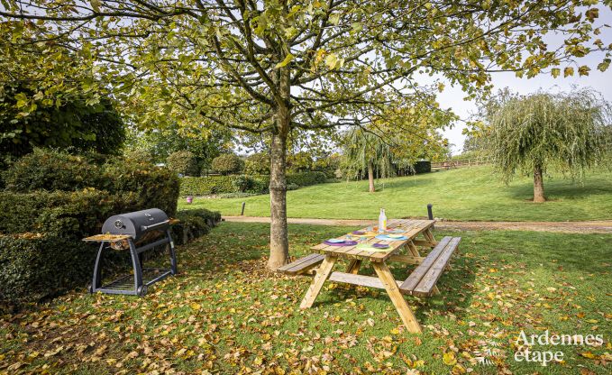 Maison de vacances spacieuse  Walcourt, Ardenne, 5 chambres, 5 salles de bain, piscine et quipements familiaux pour 10 personnes