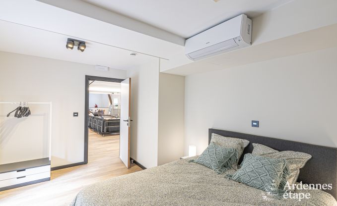 Maison de vacances spacieuse  Walcourt, Ardenne, 5 chambres, 5 salles de bain, piscine et quipements familiaux pour 10 personnes