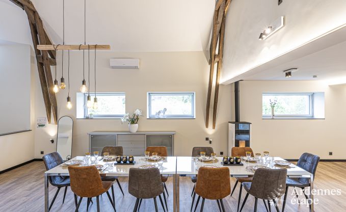 Maison de vacances spacieuse  Walcourt, Ardenne, 5 chambres, 5 salles de bain, piscine et quipements familiaux pour 10 personnes