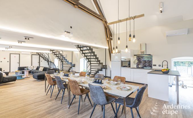 Maison de vacances spacieuse  Walcourt, Ardenne, 5 chambres, 5 salles de bain, piscine et quipements familiaux pour 10 personnes