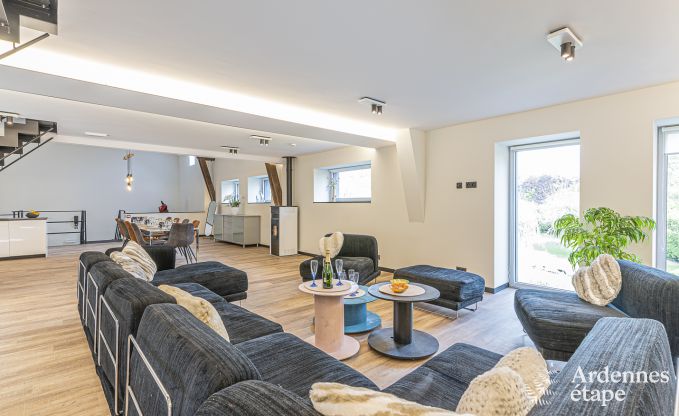 Maison de vacances spacieuse  Walcourt, Ardenne, 5 chambres, 5 salles de bain, piscine et quipements familiaux pour 10 personnes