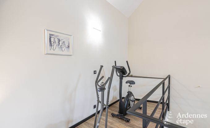 Maison de vacances spacieuse  Walcourt, Ardenne, 5 chambres, 5 salles de bain, piscine et quipements familiaux pour 10 personnes