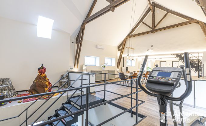 Maison de vacances spacieuse  Walcourt, Ardenne, 5 chambres, 5 salles de bain, piscine et quipements familiaux pour 10 personnes