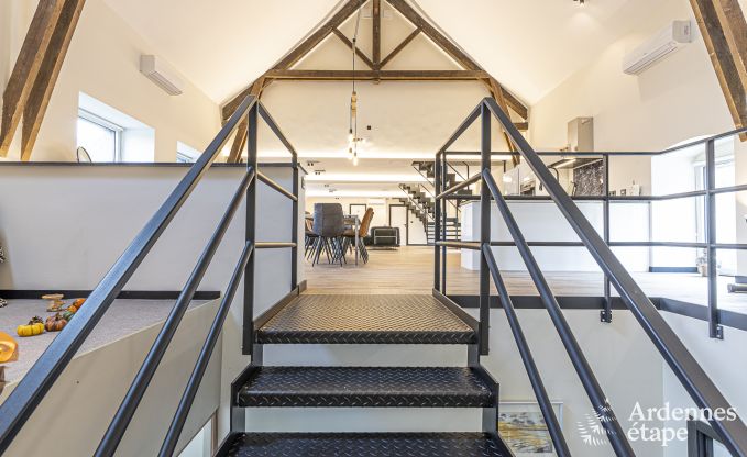 Maison de vacances spacieuse  Walcourt, Ardenne, 5 chambres, 5 salles de bain, piscine et quipements familiaux pour 10 personnes