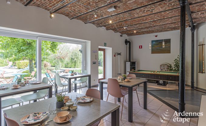 Maison de vacances spacieuse  Walcourt, Ardenne, 5 chambres, 5 salles de bain, piscine et quipements familiaux pour 10 personnes