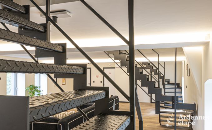 Maison de vacances spacieuse  Walcourt, Ardenne, 5 chambres, 5 salles de bain, piscine et quipements familiaux pour 10 personnes