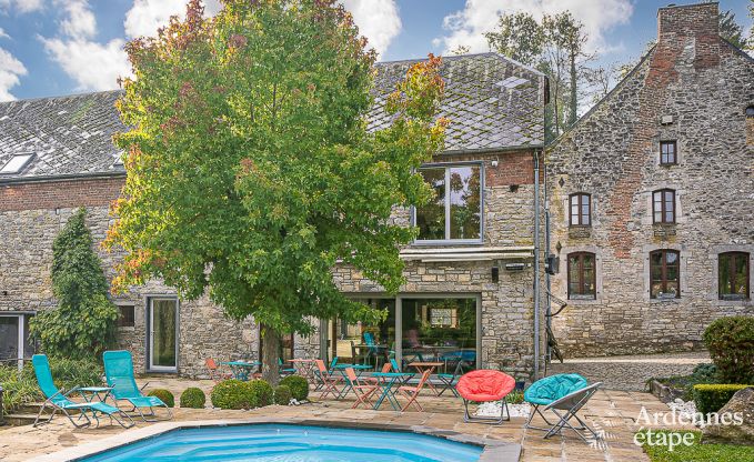 Maison de vacances spacieuse  Walcourt, Ardenne, 5 chambres, 5 salles de bain, piscine et quipements familiaux pour 10 personnes