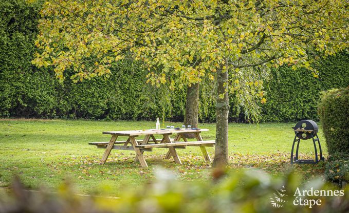 Maison de vacances spacieuse  Walcourt, Ardenne, 5 chambres, 5 salles de bain, piscine et quipements familiaux pour 10 personnes