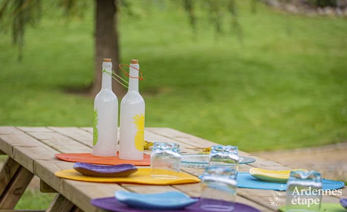 Maison de vacances spacieuse  Walcourt, Ardenne, 5 chambres, 5 salles de bain, piscine et quipements familiaux pour 10 personnes