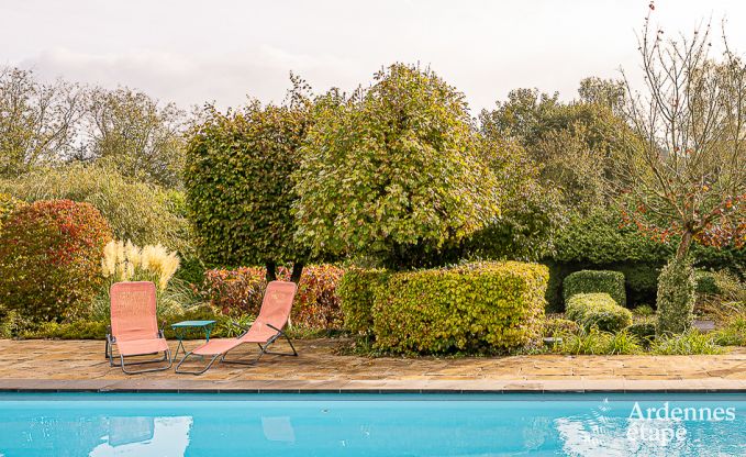 Maison de vacances spacieuse  Walcourt, Ardenne, 5 chambres, 5 salles de bain, piscine et quipements familiaux pour 10 personnes