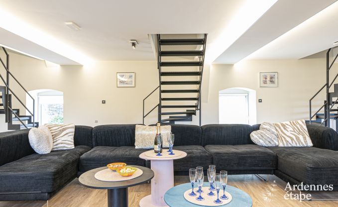 Maison de vacances spacieuse  Walcourt, Ardenne, 5 chambres, 5 salles de bain, piscine et quipements familiaux pour 10 personnes