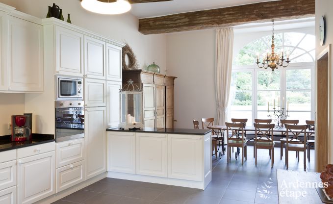 Ch�teau � Waremme pour 10/11 personnes en Ardenne