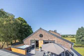 Maison de vacances Welkenraedt, 6 personnes, 3 chambres, jacuzzi, jardin, jeux, Ardenne